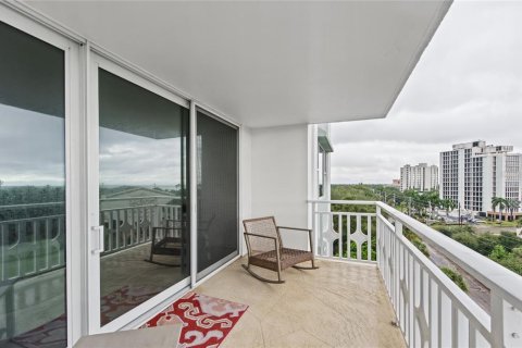 Condo in Saint Petersburg, Florida, 1 bedroom  № 2429302 - photo 8