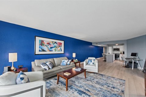 Condo in Saint Petersburg, Florida, 1 bedroom  № 2429302 - photo 21