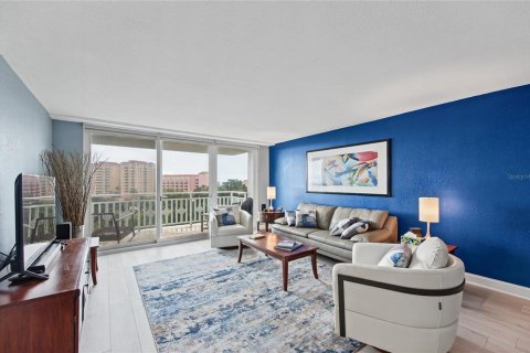 Condo in Saint Petersburg, Florida, 1 bedroom  № 2429302 - photo 5