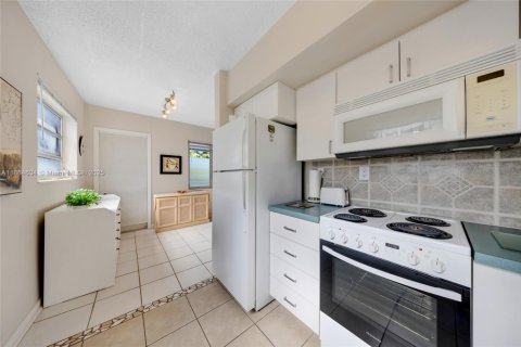 Condominio en venta en Miami, Florida, 2 dormitorios, 80.82 m2 № 1892843 - foto 9