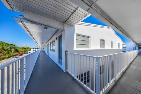 Condominio en venta en Miami, Florida, 2 dormitorios, 80.82 m2 № 1892843 - foto 22