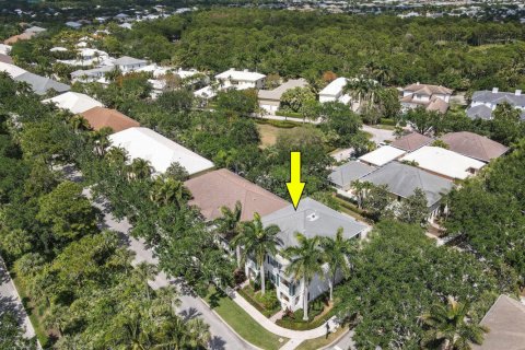 Townhouse in Jupiter, Florida 4 bedrooms, 214.6 sq.m. № 1132980 - photo 1