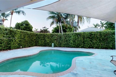 House in Weston, Florida 4 bedrooms, 202.53 sq.m. № 1883788 - photo 9