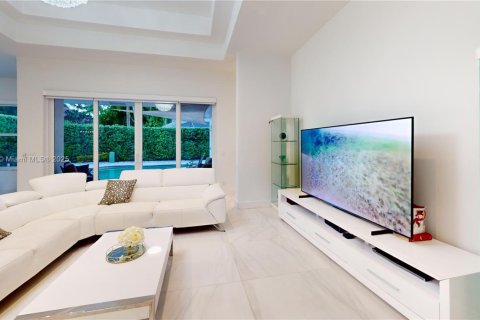 House in Weston, Florida 4 bedrooms, 202.53 sq.m. № 1883788 - photo 24