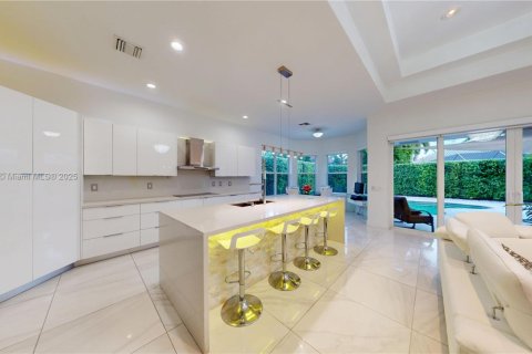 House in Weston, Florida 4 bedrooms, 202.53 sq.m. № 1883788 - photo 13