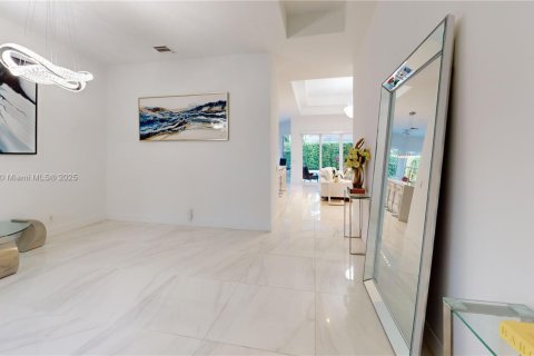 House in Weston, Florida 4 bedrooms, 202.53 sq.m. № 1883788 - photo 10