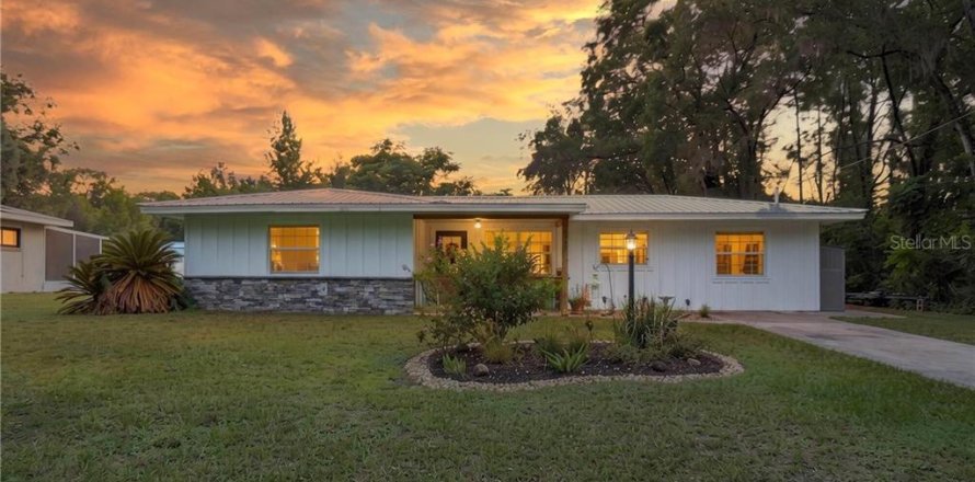 Casa en Inverness, Florida 3 dormitorios № 2404515