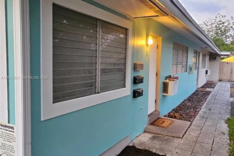 House in Fort Lauderdale, Florida 2 bedrooms, 88.26 sq.m. № 2003685