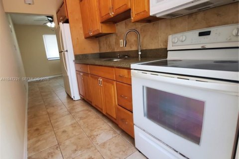 House in Fort Lauderdale, Florida 2 bedrooms, 88.26 sq.m. № 2003685 - photo 4