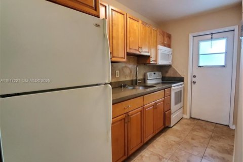 House in Fort Lauderdale, Florida 2 bedrooms, 88.26 sq.m. № 2003685 - photo 3