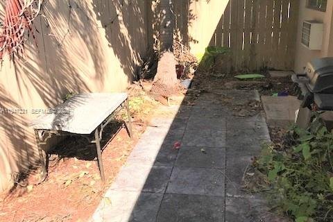 House in Fort Lauderdale, Florida 2 bedrooms, 88.26 sq.m. № 2003685 - photo 12