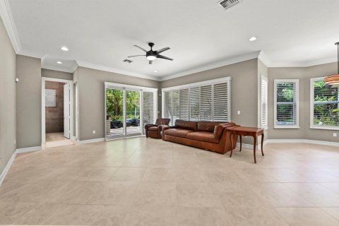 House in Palm Beach Gardens, Florida 5 bedrooms, 514.4 sq.m. № 2244841 - photo 21