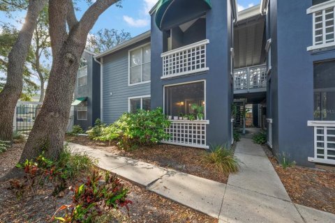 Condo in Tampa, Florida, 2 bedrooms № 2100765 - photo 26