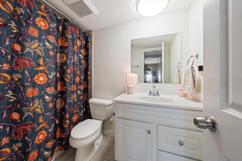 Condo in Tampa, Florida, 2 bedrooms № 2100765 - photo 22