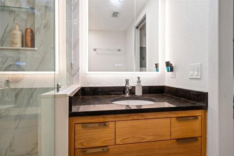 Condo in Tampa, Florida, 2 bedrooms № 2100765 - photo 19