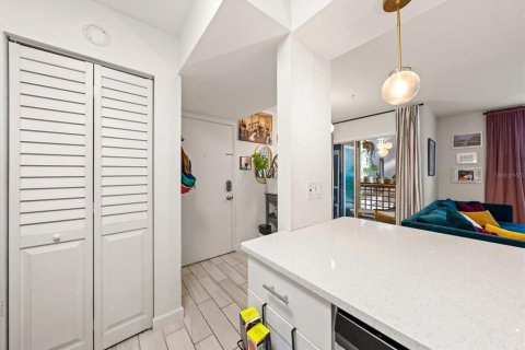 Condo in Tampa, Florida, 2 bedrooms № 2100765 - photo 14