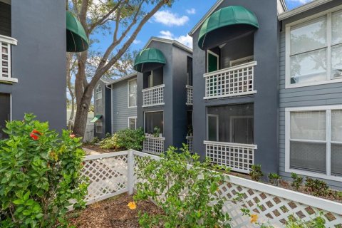 Condo in Tampa, Florida, 2 bedrooms № 2100765
