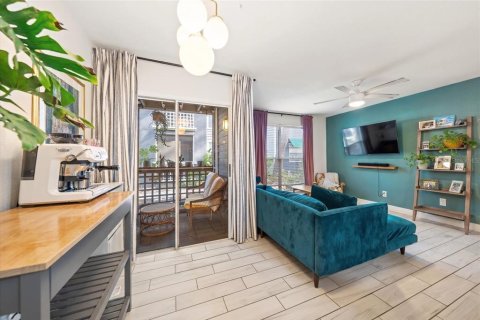 Condo in Tampa, Florida, 2 bedrooms № 2100765 - photo 8