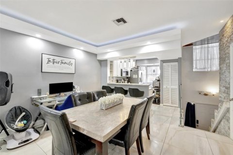 Adosado en venta en Sunrise, Florida, 4 dormitorios, 168.34 m2 № 2156358 - foto 19