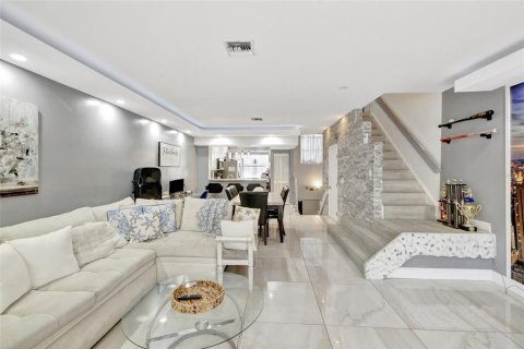 Adosado en venta en Sunrise, Florida, 4 dormitorios, 168.34 m2 № 2156358 - foto 18
