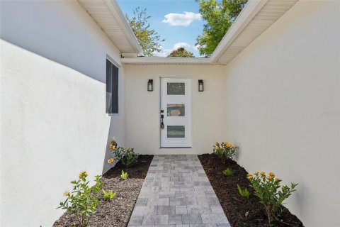 Villa ou maison à vendre à Saint Petersburg, Floride: 4 chambres, 198.63 m2 № 2092594 - photo 6