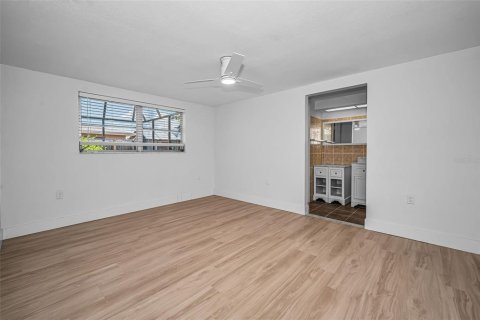 Купить виллу или дом в Нью-Порт-Ричи, Флорида 3 комнаты, 122.45м2, № 2221662 - фото 19