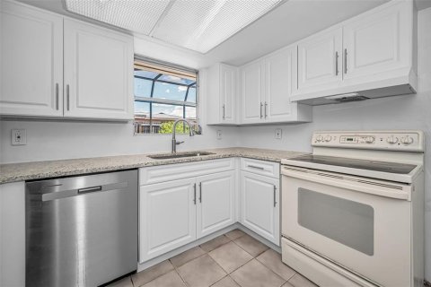 Купить виллу или дом в Нью-Порт-Ричи, Флорида 3 комнаты, 122.45м2, № 2221662 - фото 15