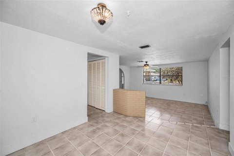 Купить виллу или дом в Нью-Порт-Ричи, Флорида 3 комнаты, 122.45м2, № 2221662 - фото 12