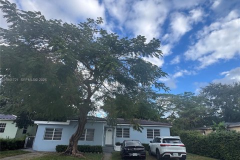 Villa ou maison à Miami, Floride 5 chambres, 145.86 m2 № 1998944