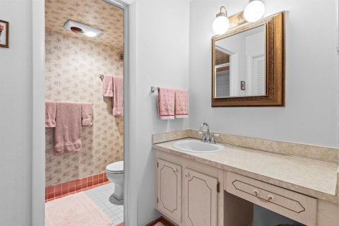 Condo in Hillsboro Beach, Florida, 2 bedrooms  № 2250407 - photo 10