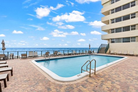 Condo in Hillsboro Beach, Florida, 2 bedrooms  № 2250407 - photo 19