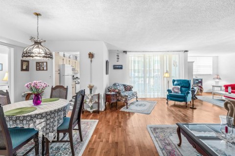 Condo in Hillsboro Beach, Florida, 2 bedrooms  № 2250407 - photo 6
