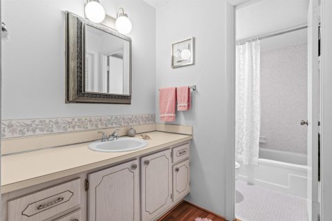 Condo in Hillsboro Beach, Florida, 2 bedrooms  № 2250407 - photo 13