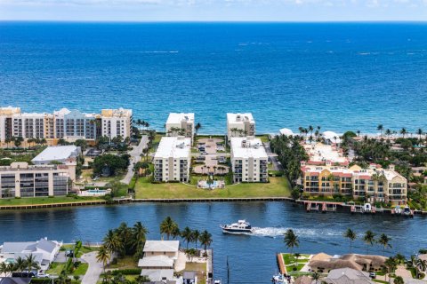 Condo in Hillsboro Beach, Florida, 2 bedrooms  № 2250407 - photo 21