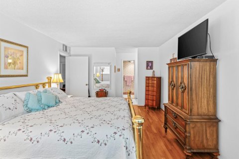 Condo in Hillsboro Beach, Florida, 2 bedrooms  № 2250407 - photo 9