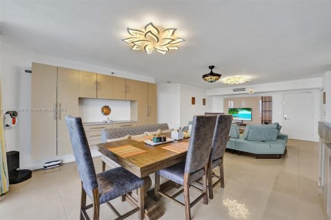 Condominio en venta en Aventura, Florida, 2 dormitorios, 126.81 m2 № 2034338 - foto 23