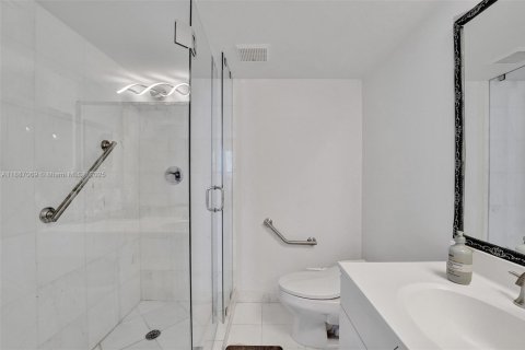 Condominio en venta en Aventura, Florida, 2 dormitorios, 126.81 m2 № 2034338 - foto 30