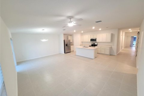 Villa ou maison à vendre à Eagle Lake, Floride: 5 chambres, 201.97 m2 № 2412539 - photo 3