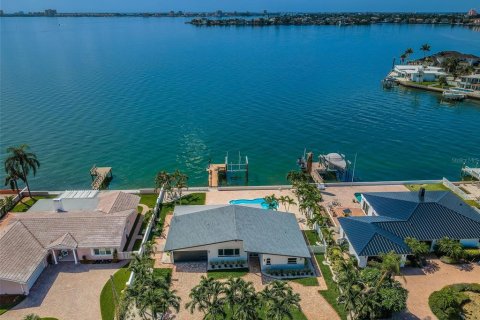Villa ou maison à louer à Saint Pete Beach, Floride: 3 chambres, 171.87 m2 № 2413413 - photo 3