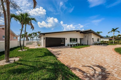Villa ou maison à louer à Saint Pete Beach, Floride: 3 chambres, 171.87 m2 № 2413413 - photo 7