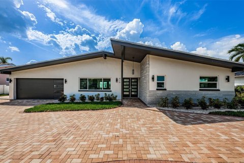Villa ou maison à louer à Saint Pete Beach, Floride: 3 chambres, 171.87 m2 № 2413413 - photo 8