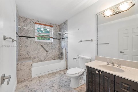 Casa en venta en Palmetto Bay, Florida, 5 dormitorios, 363.43 m2 № 1731834 - foto 15
