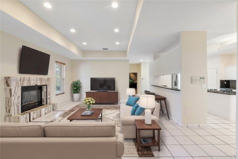 Casa en venta en Palmetto Bay, Florida, 5 dormitorios, 363.43 m2 № 1731834 - foto 8