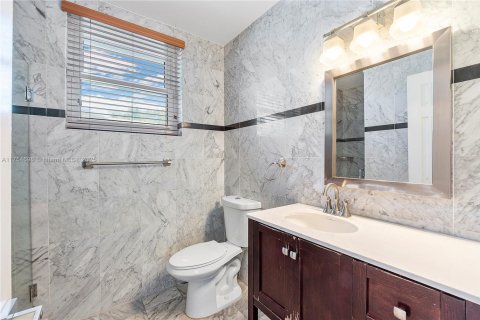 Casa en venta en Palmetto Bay, Florida, 5 dormitorios, 363.43 m2 № 1731834 - foto 10