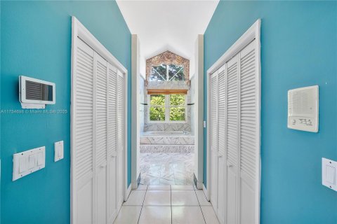 Casa en venta en Palmetto Bay, Florida, 5 dormitorios, 363.43 m2 № 1731834 - foto 21