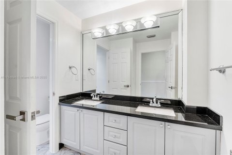 Casa en venta en Palmetto Bay, Florida, 5 dormitorios, 363.43 m2 № 1731834 - foto 17