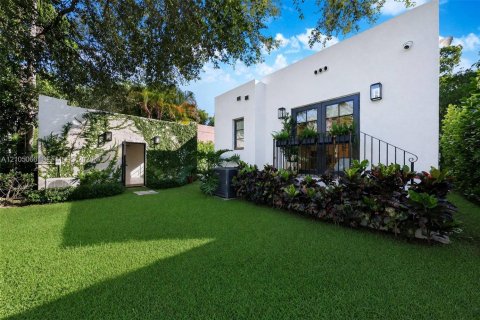 Villa ou maison à louer à Coral Gables, Floride: 3 chambres, 174.84 m2 № 2422242 - photo 19