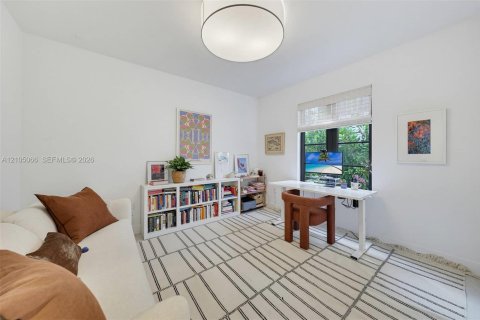 Villa ou maison à louer à Coral Gables, Floride: 3 chambres, 174.84 m2 № 2422242 - photo 15