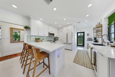 Villa ou maison à louer à Coral Gables, Floride: 3 chambres, 174.84 m2 № 2422242 - photo 8