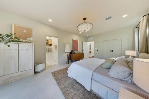 Villa ou maison à louer à Coral Gables, Floride: 3 chambres, 174.84 m2 № 2422242 - photo 12